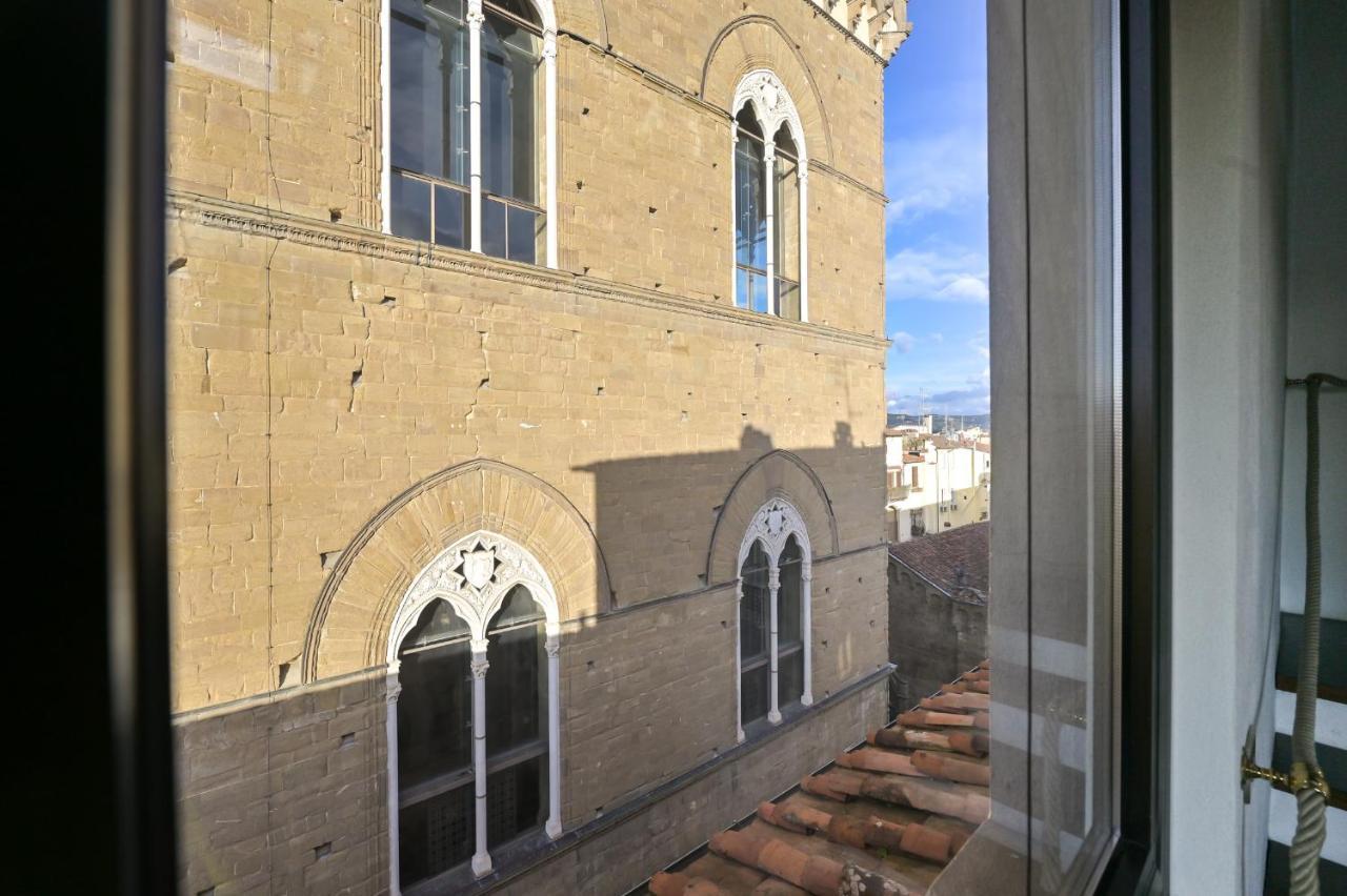 Via Lamberti, 3 - Florence Charming Apartments - Charming And Historic 5Th-Floor Attic Apartment With Elevator In A Building At The Heart Of Vibrant Florence, Just A 2-Minute Walk From All Attractions Ngoại thất bức ảnh