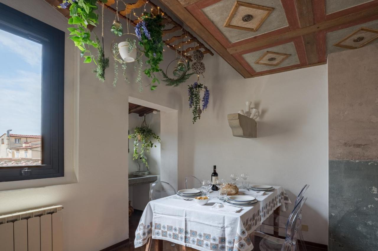 Via Lamberti, 3 - Florence Charming Apartments - Charming And Historic 5Th-Floor Attic Apartment With Elevator In A Building At The Heart Of Vibrant Florence, Just A 2-Minute Walk From All Attractions Ngoại thất bức ảnh