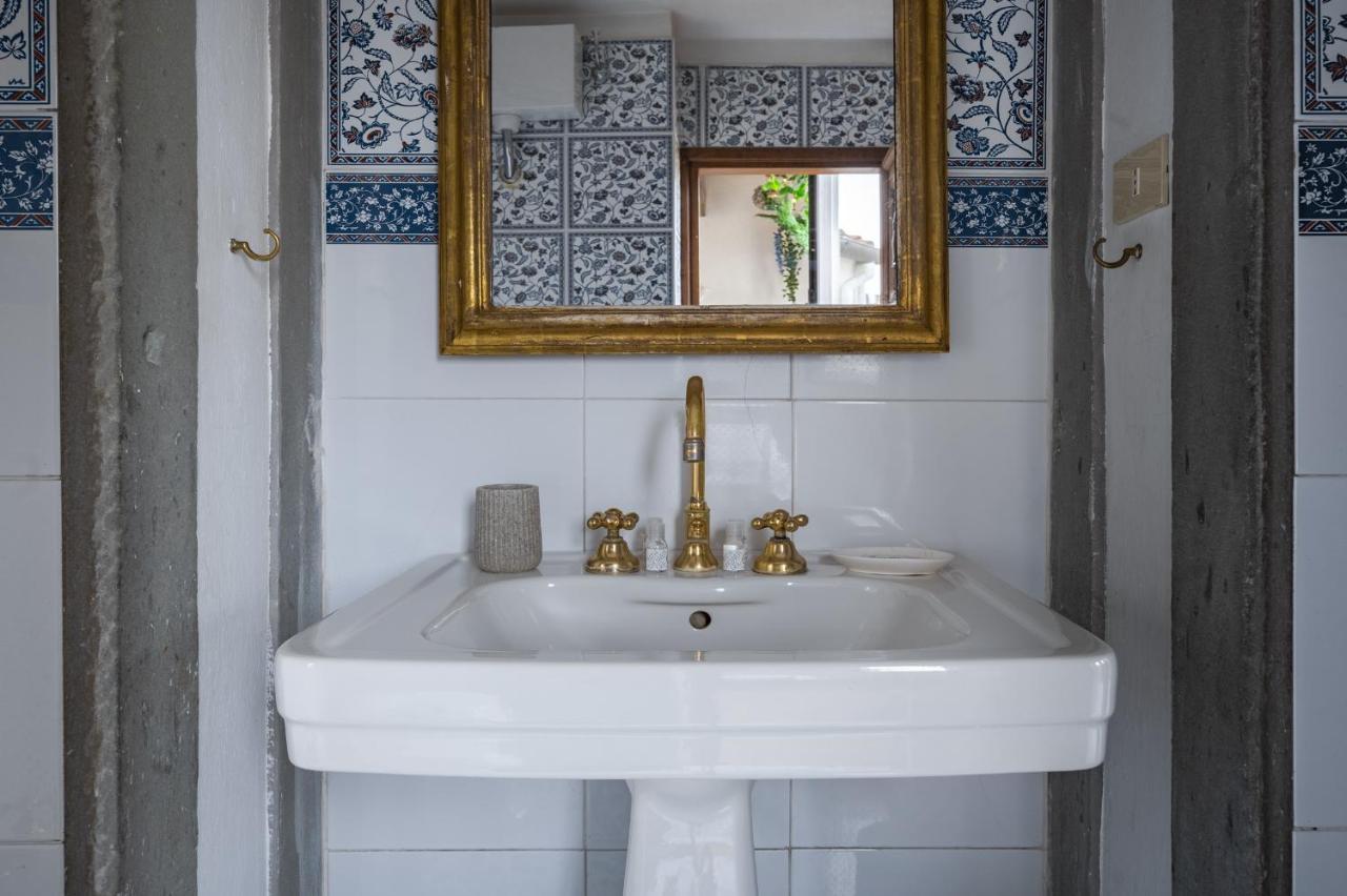 Via Lamberti, 3 - Florence Charming Apartments - Charming And Historic 5Th-Floor Attic Apartment With Elevator In A Building At The Heart Of Vibrant Florence, Just A 2-Minute Walk From All Attractions Ngoại thất bức ảnh